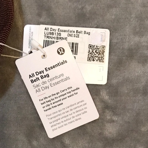 Lululemon belt bag (out of stock in store and online) - Picture 3 of 8